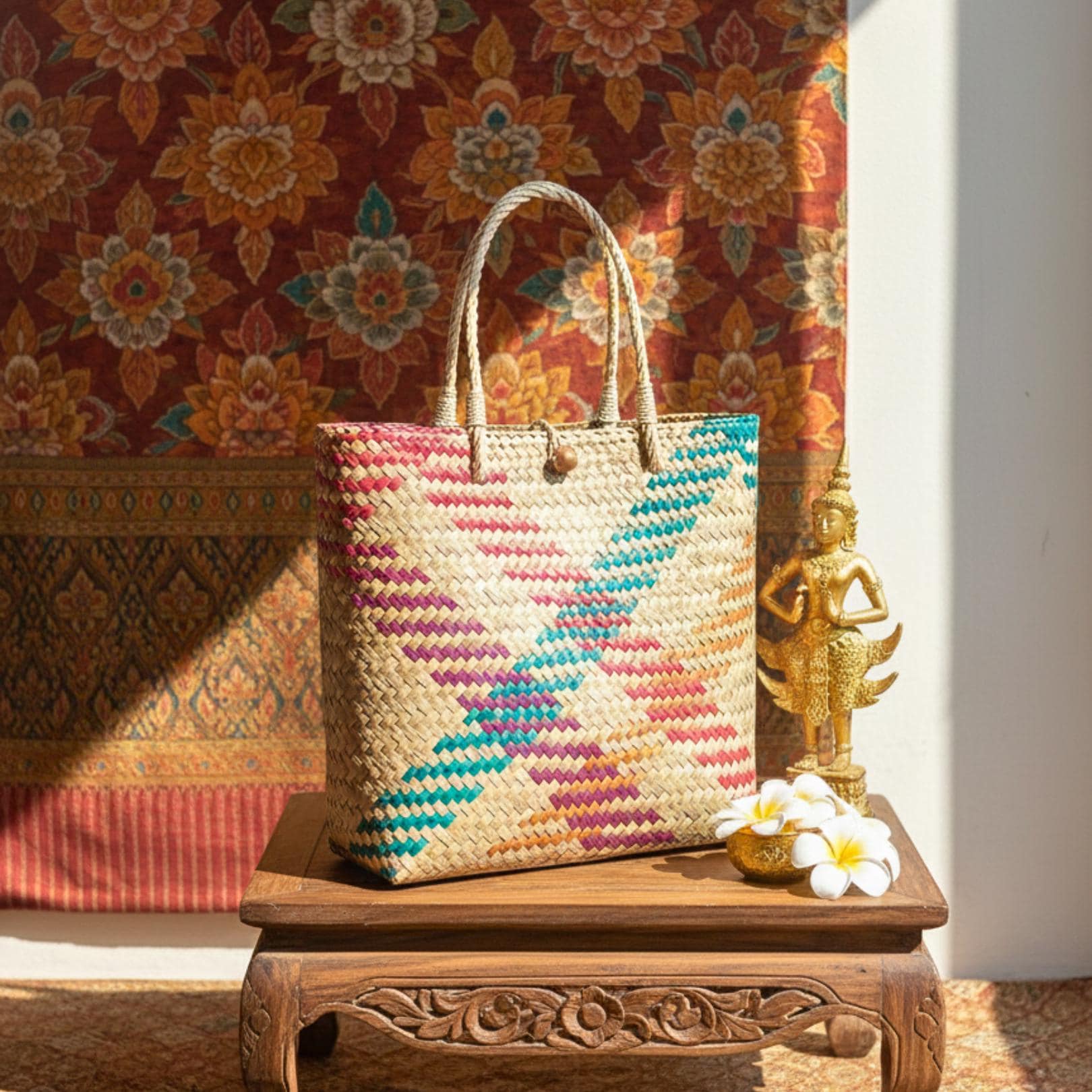Hand Woven Rattan Market Tote: Vibrant Multi-Color Zigzag Wicker Handbag