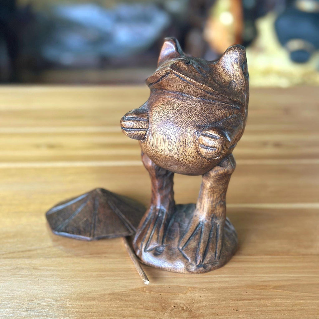 Hand Carved Wooden Frog Figurine: Unique Animal Statue Home Decor