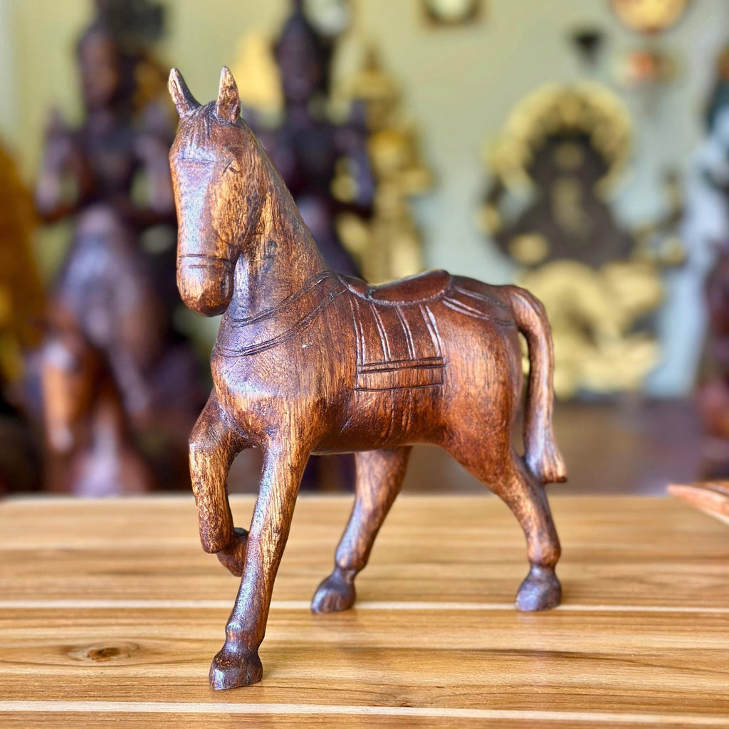 Hand-Carved Wooden Horse Statue: Rustic Farmhouse Decor