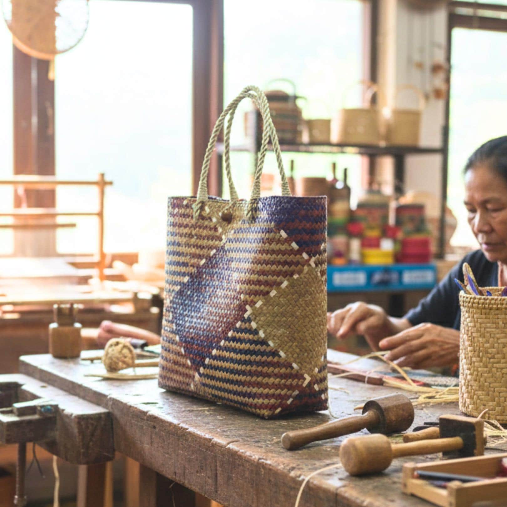 Hand Woven Rattan Market Tote: Earthy Diamond Pattern Boho Handbag